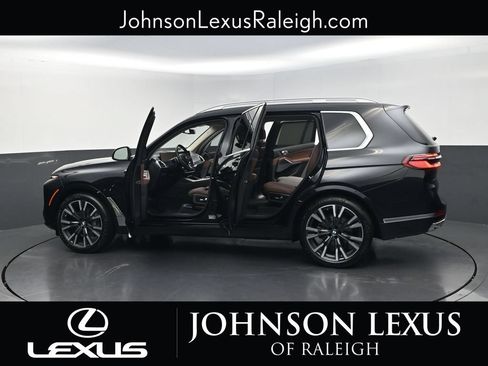 Used 2025 BMW X7 xDrive40i w/ Premium Package AWD/4WD image 36
