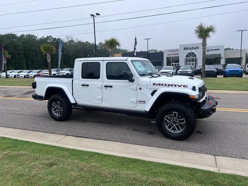 New 2026 Jeep Gladiator Mojave AWD/4WD image 3