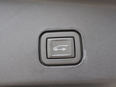 Used 2025 Cadillac Lyriq Luxury RWD image 25
