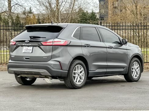 Used 2023 Ford Edge SEL image 3