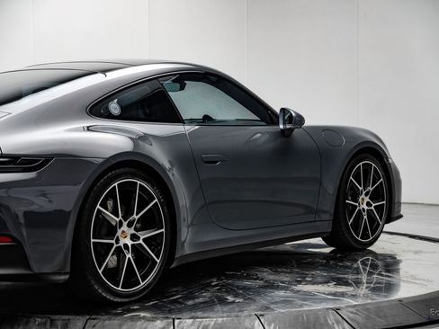 Used 2025 Porsche 911 Carrera T RWD image 17