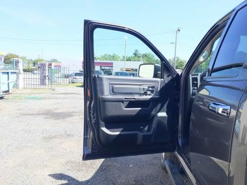 Used 2024 RAM 1500 Classic SLT AWD/4WD image 15