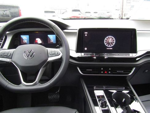 New 2026 Volkswagen Atlas Cross Sport SE AWD/4WD image 16