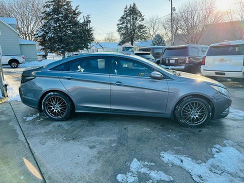 Used 2011 Hyundai Sonata Limited w/ Navigation Pkg 5 image 2