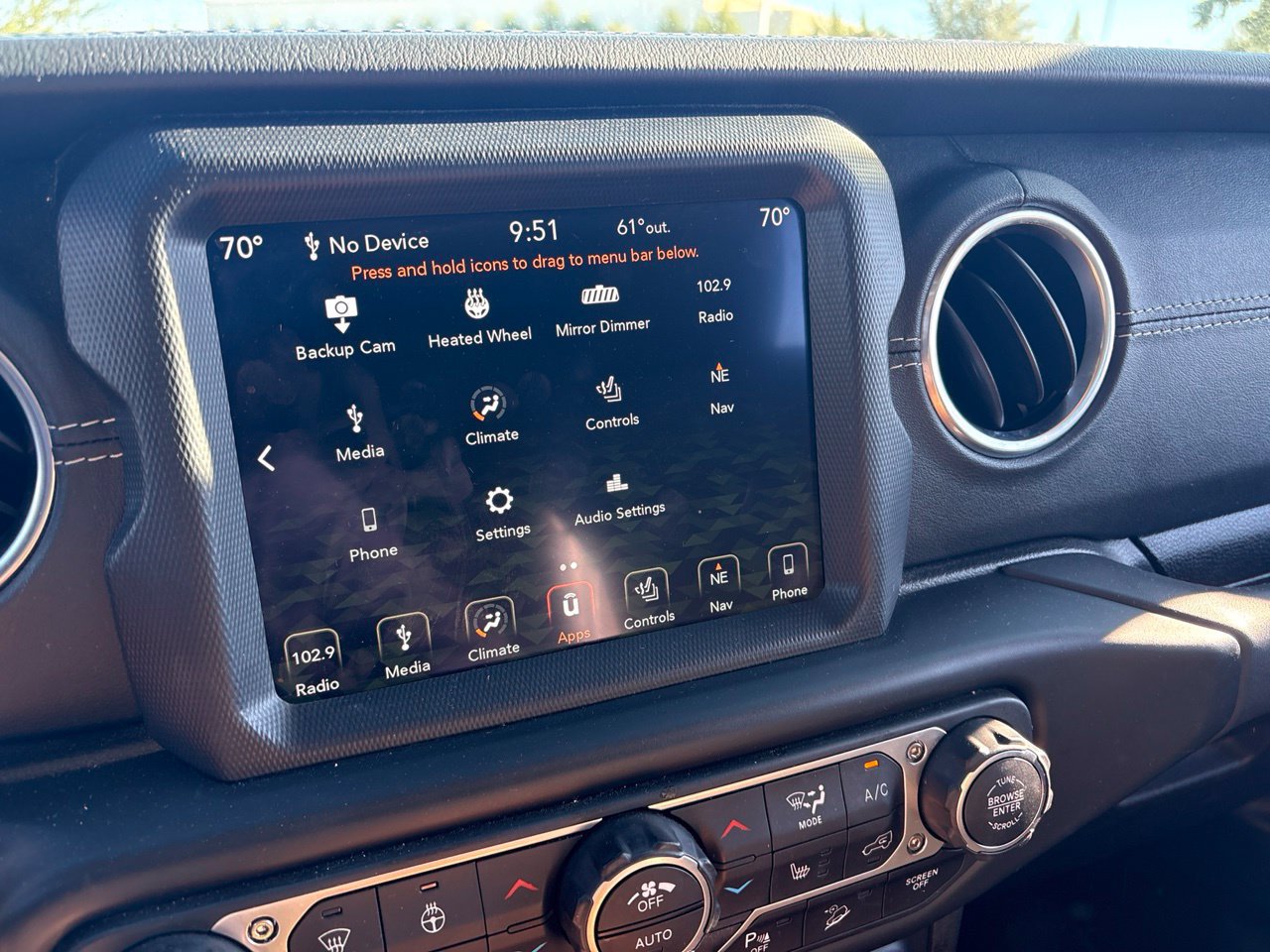 Used 2019 Jeep Wrangler Unlimited Sahara AWD/4WD image 22