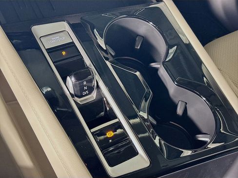 New 2025 Volkswagen Atlas SE image 17