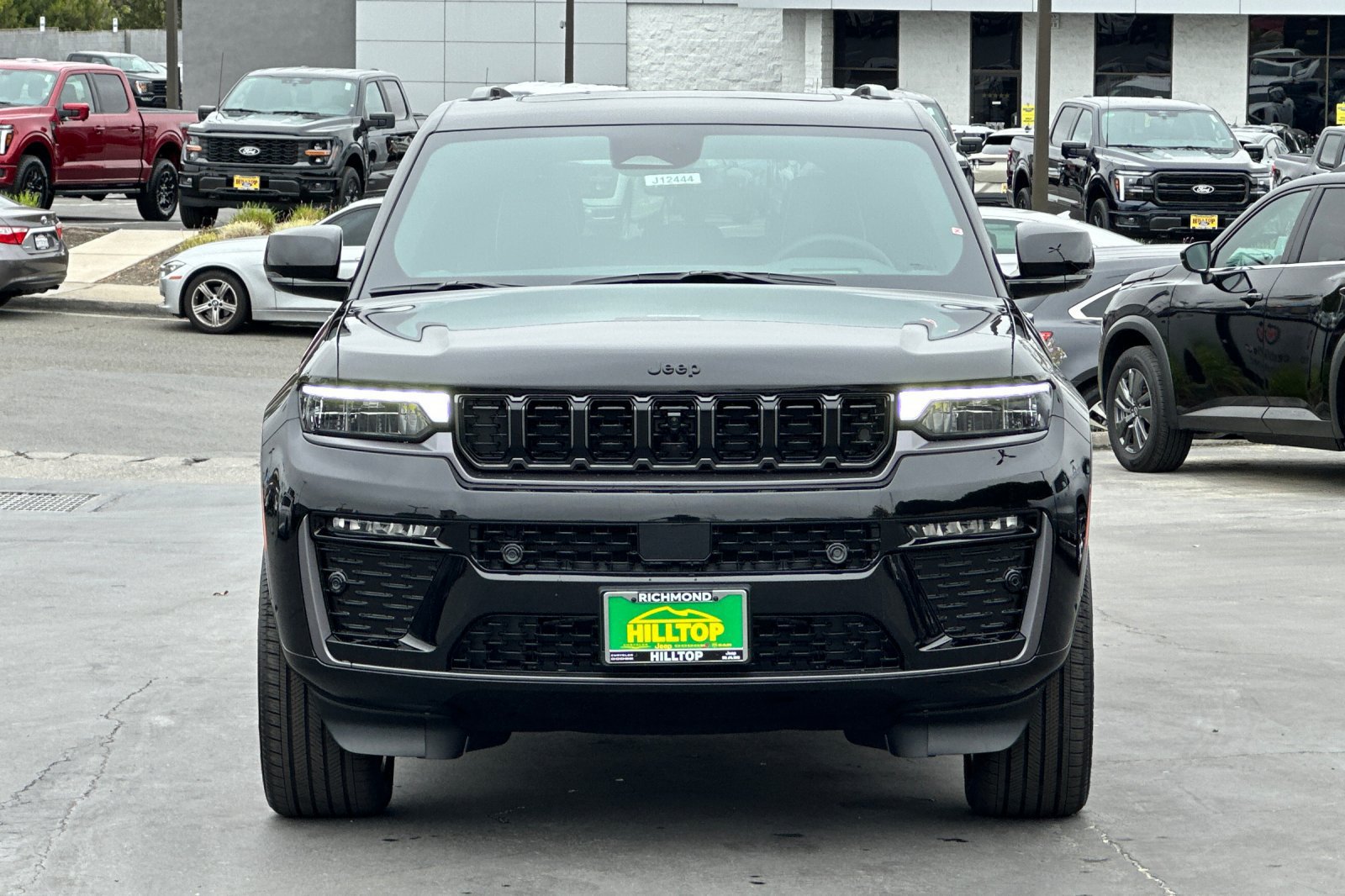New 2026 Jeep Grand Cherokee Summit w/ Obsidian Package AWD/4WD image 9