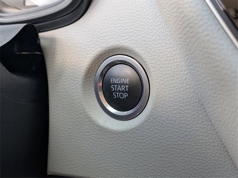 Used 2022 Toyota Corolla LE image 26