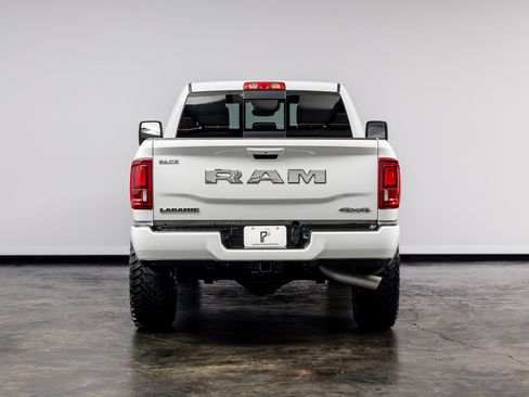 Used 2025 RAM 2500 Laramie AWD/4WD image 16