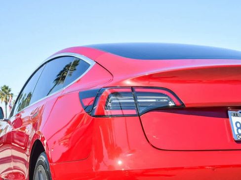 Used 2019 Tesla Model 3 Mid Range image 6