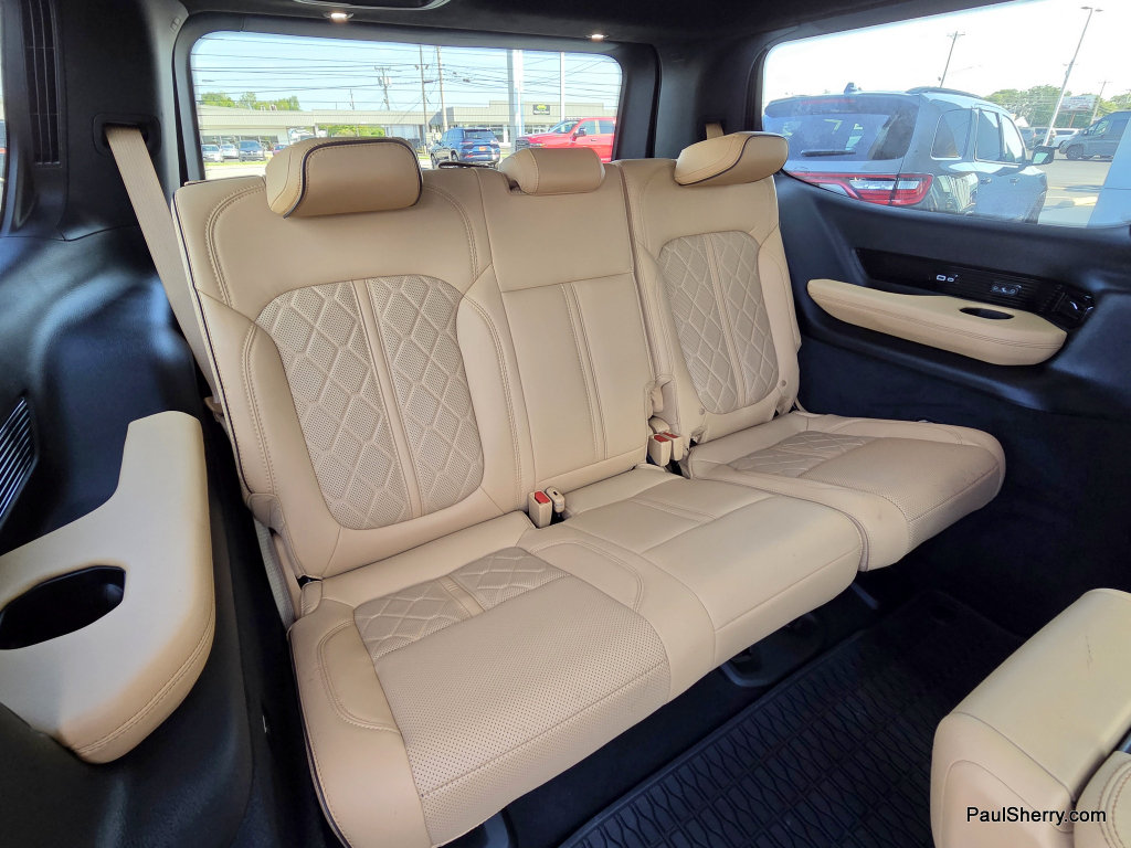 Used 2026 Jeep Grand Wagoneer Summit AWD/4WD image 6
