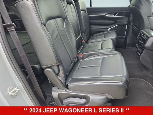 Used 2024 Jeep Wagoneer L Series II RWD image 19