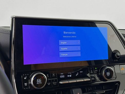 New 2026 Toyota Highlander Platinum AWD/4WD image 16