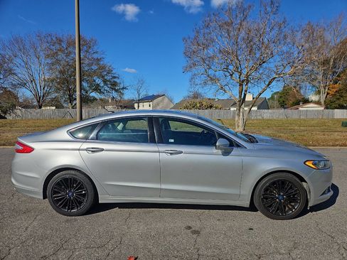 Used 2013 Ford Fusion SE image 6