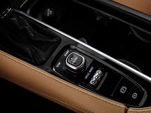 Used 2017 Volvo S90 T6 Momentum w/ Vision Package image 22