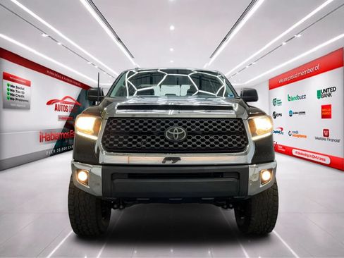 Used 2018 Toyota Tundra SR5 w/ SR5 Upgrade Package AWD/4WD image 2