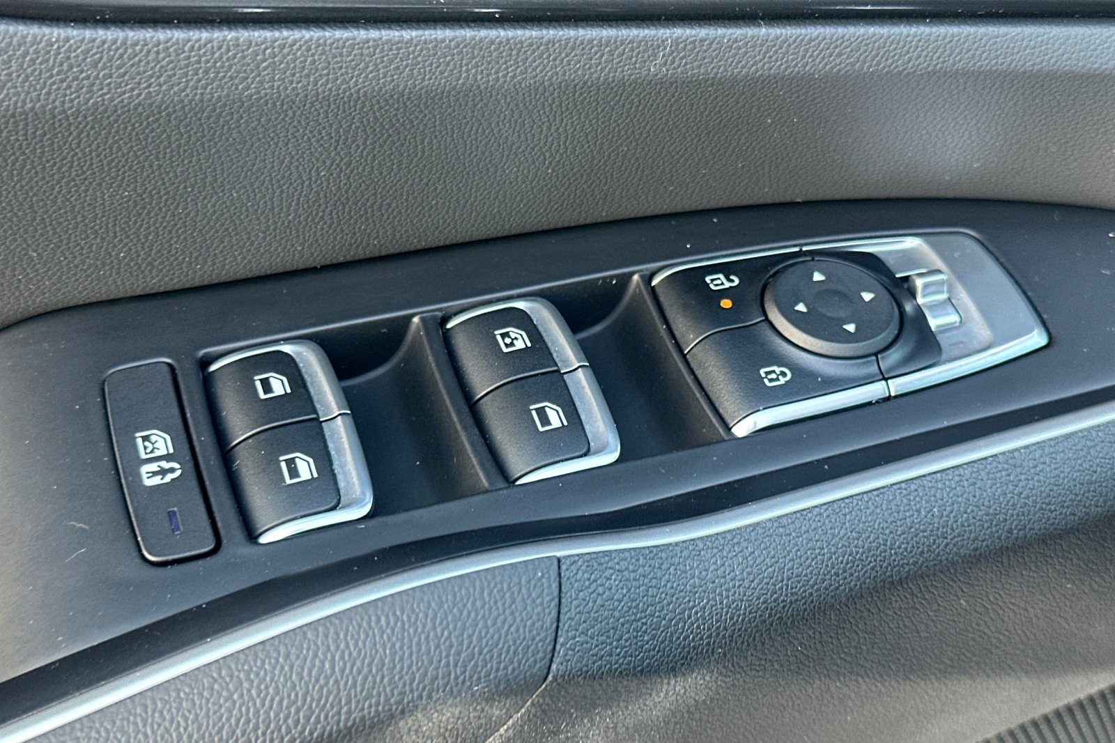 Certified 2026 Kia Sorento LX FWD image 13