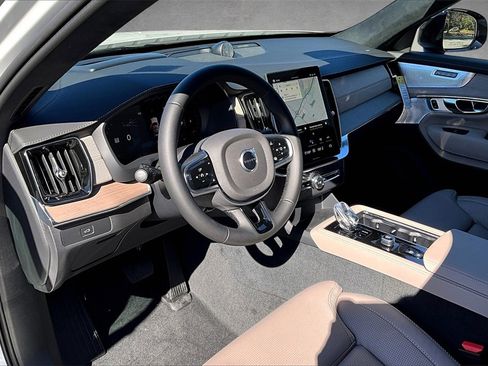 New 2026 Volvo XC90 B6 Ultra w/ Lounge Package image 7