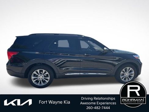 Used 2021 Ford Explorer XLT w/ Equipment Group 202A AWD/4WD image 7