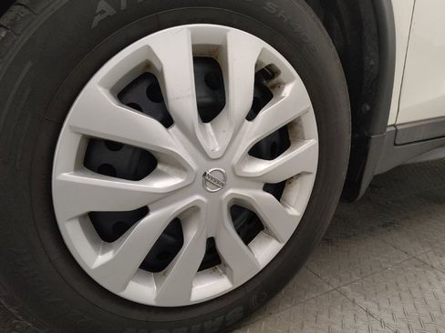 Used 2017 Nissan Rogue S image 31