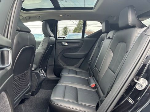 Certified 2024 Volvo XC40 B5 Core image 18