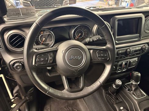 Used 2022 Jeep Wrangler Sport AWD/4WD image 15