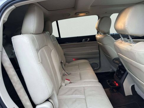 Used 2013 Lincoln MKT AWD image 21
