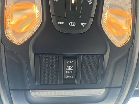 Used 2022 RAM 1500 Big Horn AWD/4WD image 23