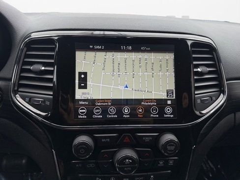 Used 2022 Jeep Grand Cherokee Laredo X image 17