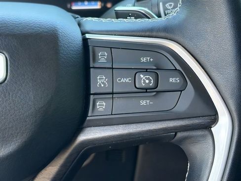 Used 2021 Jeep Grand Cherokee L Limited AWD/4WD image 22