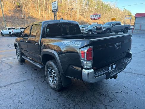 Used 2021 Toyota Tacoma TRD Off-Road image 3