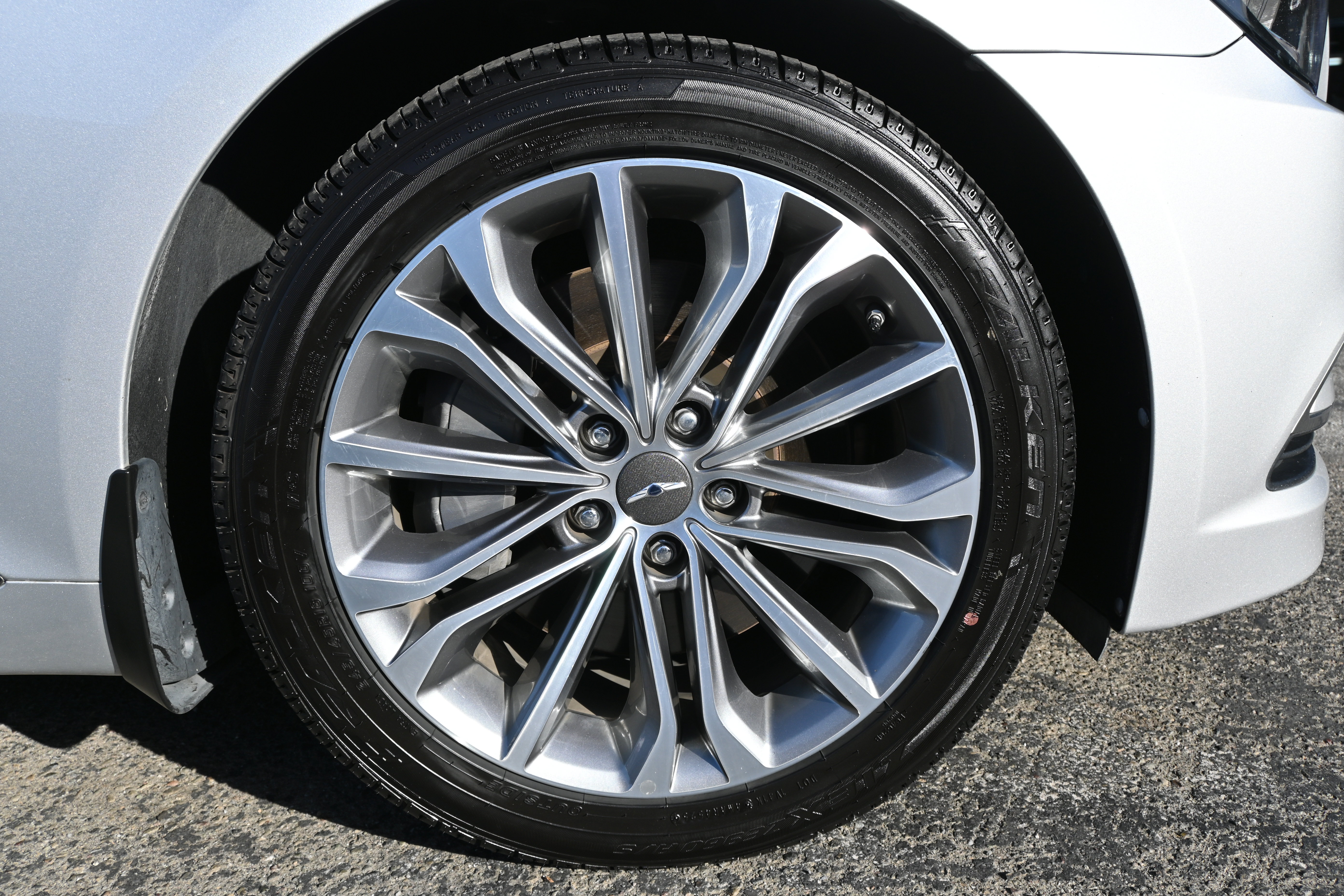 Used 2017 Genesis G80 3.8 RWD image 39