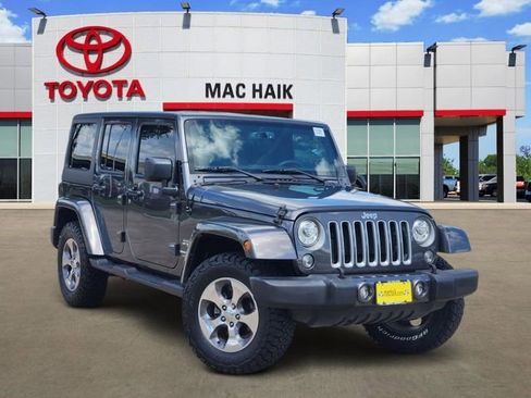 Used 2018 Jeep Wrangler Unlimited Sahara w/ Connectivity Group AWD/4WD image 1