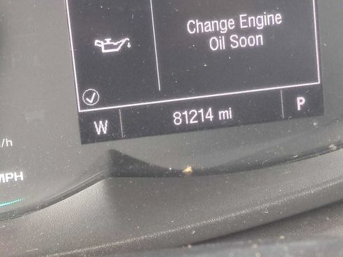 Used 2018 Chevrolet Trax LT w/ LT Convenience Package FWD image 12