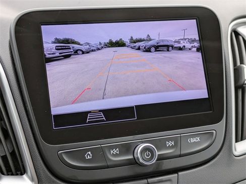 Used 2025 Chevrolet Malibu LT image 21