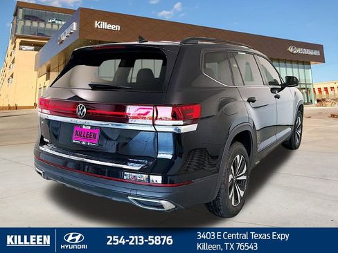 Used 2024 Volkswagen Atlas SE image 8
