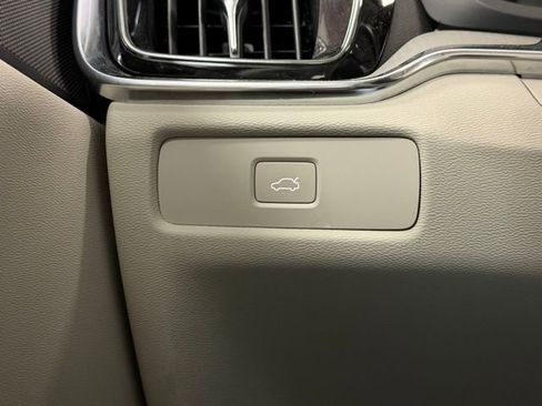 Used 2023 Volvo S60 B5 Plus image 15