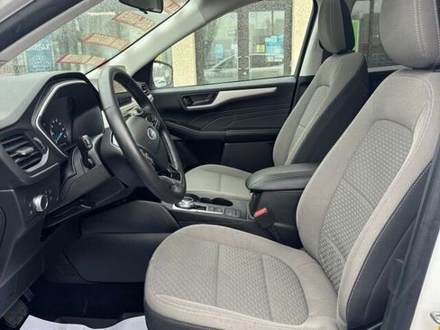 Used 2022 Ford Escape SE w/ SE Sport Appearance Package image 11