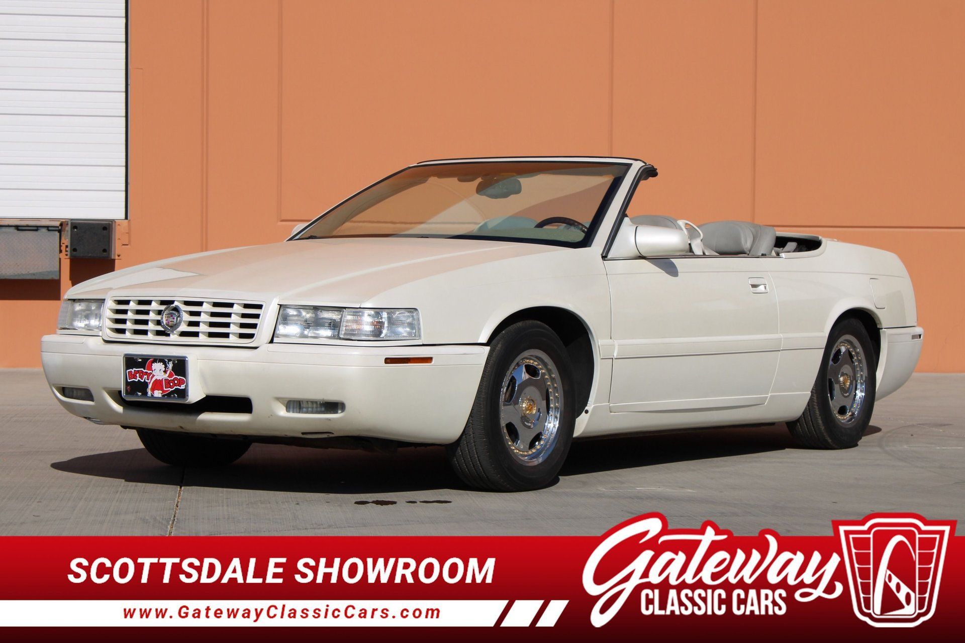 Used 2002 Cadillac Eldorado Touring w/ Preffered Equipment Group FWD image 1