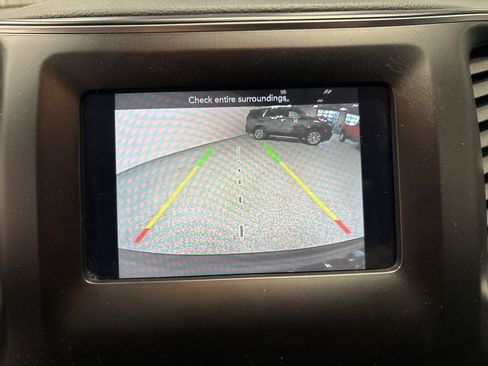 Used 2020 Jeep Cherokee Latitude Plus w/ Cold Weather Group image 16