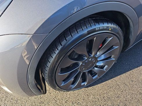 Used 2023 Tesla Model Y Performance image 20