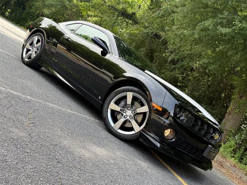 Used 2010 Chevrolet Camaro SS RWD image 28