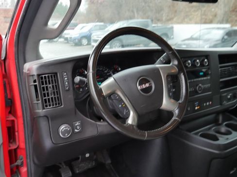 Used 2017 GMC Savana 2500 image 10