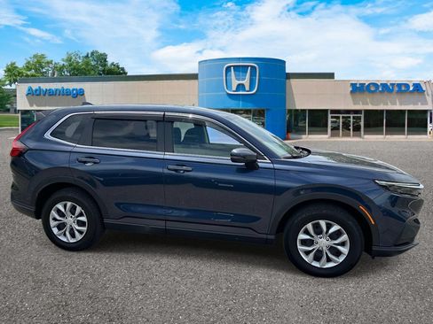 Certified 2025 Honda CR-V LX image 3