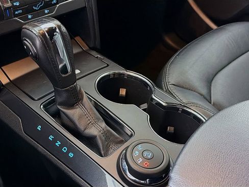 Used 2018 Ford Explorer XLT w/ Equipment Group 202A image 20