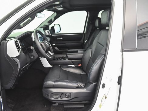 Used 2025 Toyota Tundra Platinum image 33