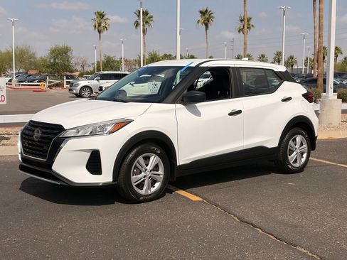 Certified 2021 Nissan Kicks S FWD image 2