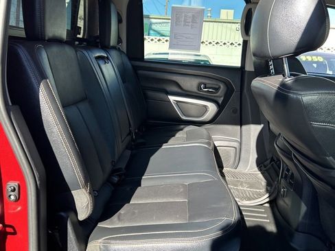 Used 2017 Nissan Titan SL w/ Chrome Package image 9