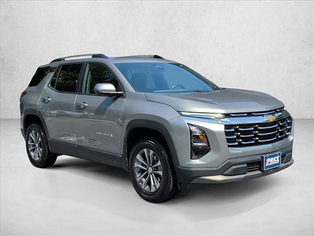 Used 2025 Chevrolet Equinox LT w/ Convenience Package II FWD image 3