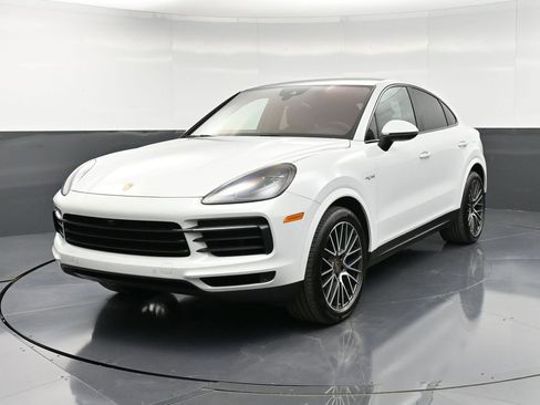 Certified 2022 Porsche Cayenne E-Hybrid Coupe image 1